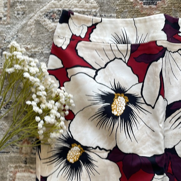 Ann Taylor Floral Skirt - Picture 3 of 7